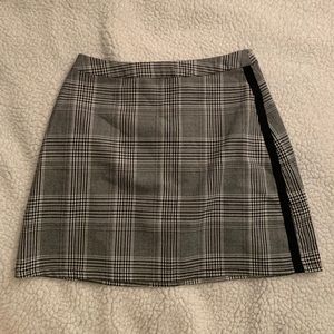 Checkered pattern skirt